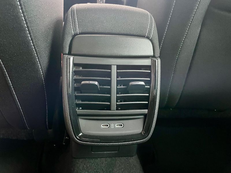 Škoda Kamiq (2022) 1,0TSI 81kW MonteCarlo AT - fotka 10 z 25