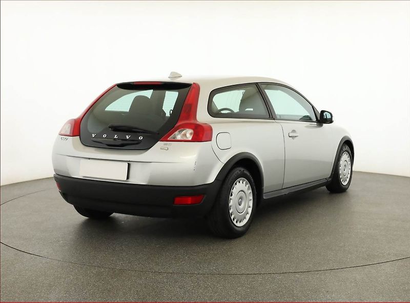 Volvo C30 (2009) 1.6 D, nová STK, jezdí výborně - fotka 5 z 12