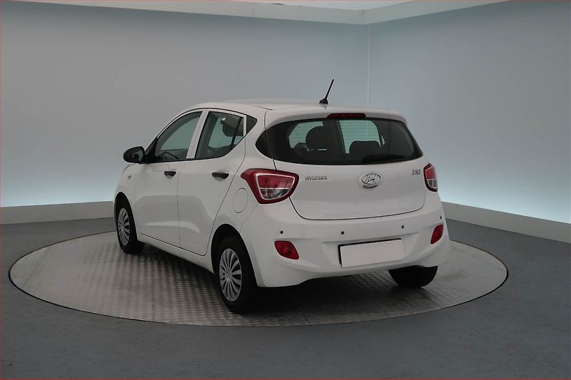 Hyundai i10 (2016) 1.0, Park. senzory - fotka 4 z 15