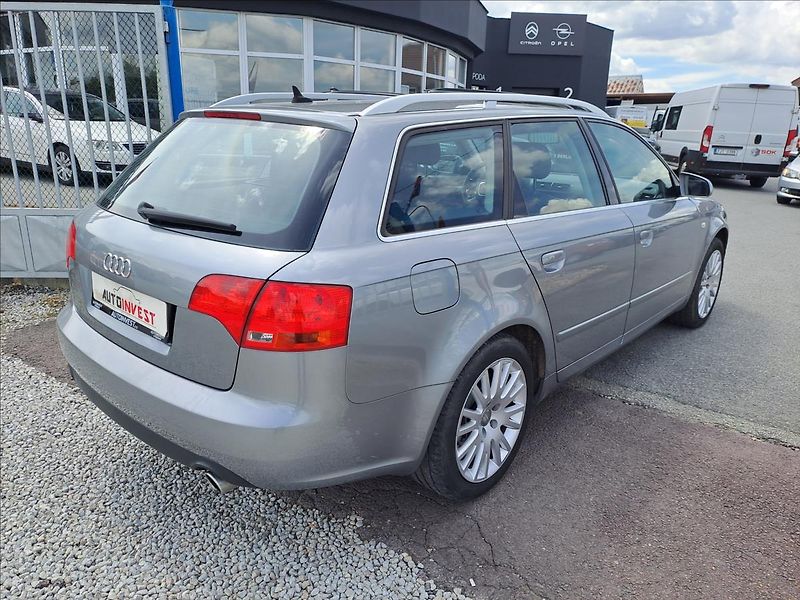 Audi A4 Avant 2,0 i QUATTRO - fotka 3 z 13