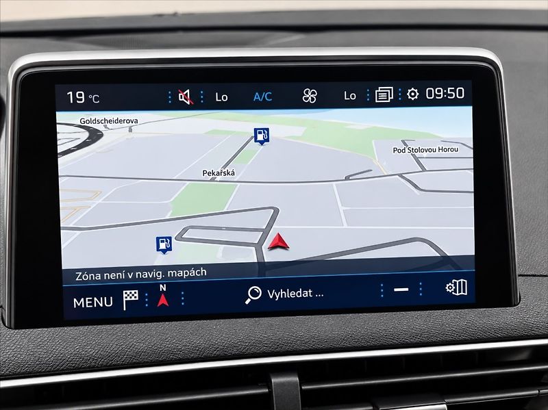 Peugeot 5008 1,6 7 míst/Tažné/Aut/Navi - fotka 15 z 18