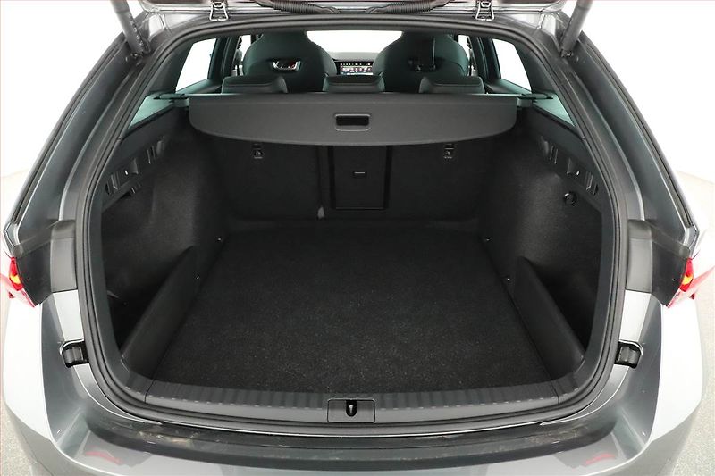 Škoda Octavia (2025) Sportline 1.5 eTSI mHEV - fotka 11 z 24