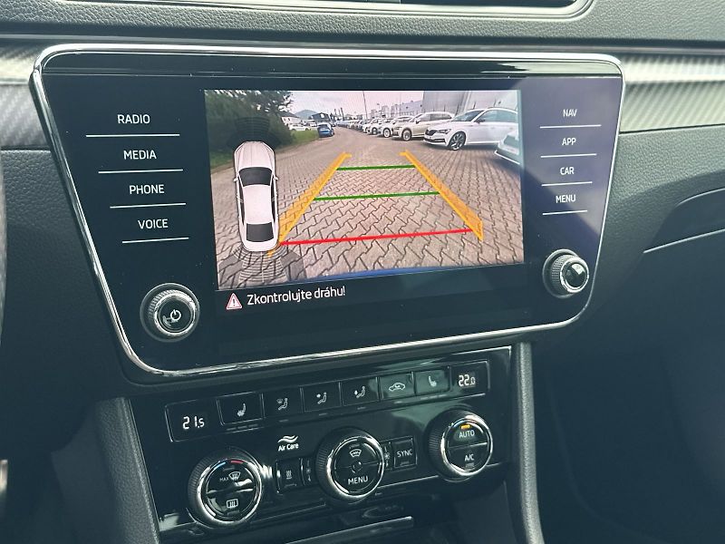 Škoda Superb (2020) 2.0 TSI 4x4 DSG SportLine - fotka 20 z 36