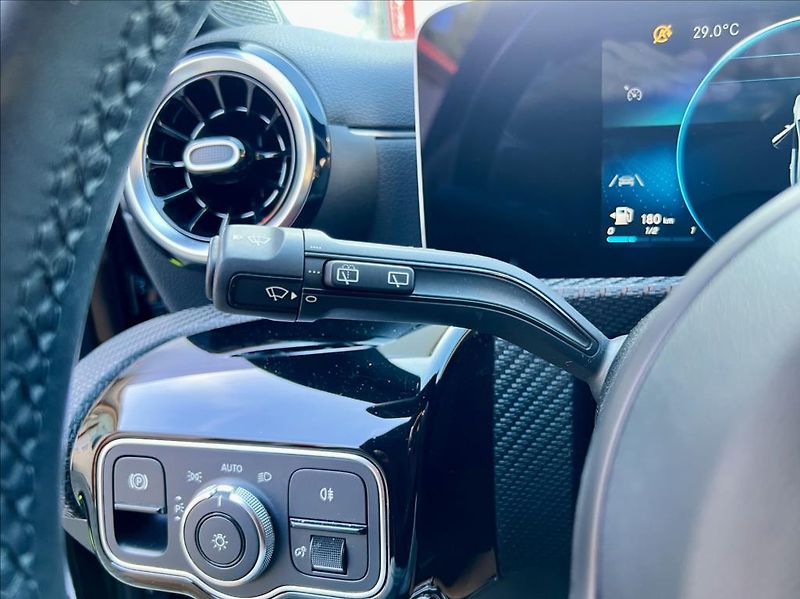 Mercedes-Benz CLA 180d SB LED NAVI  záruka - fotka 27 z 53