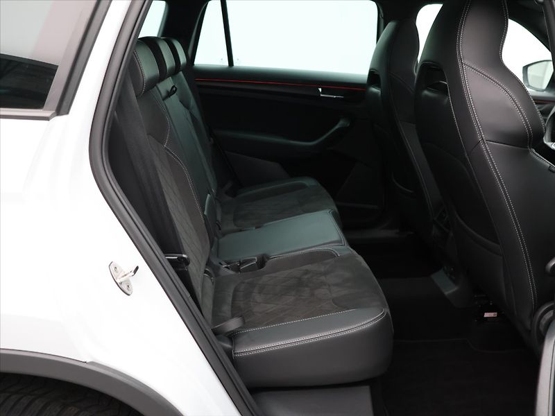 Škoda Kodiaq 2,0 TDI 4x4 DSG Sportline DPH - fotka 13 z 29