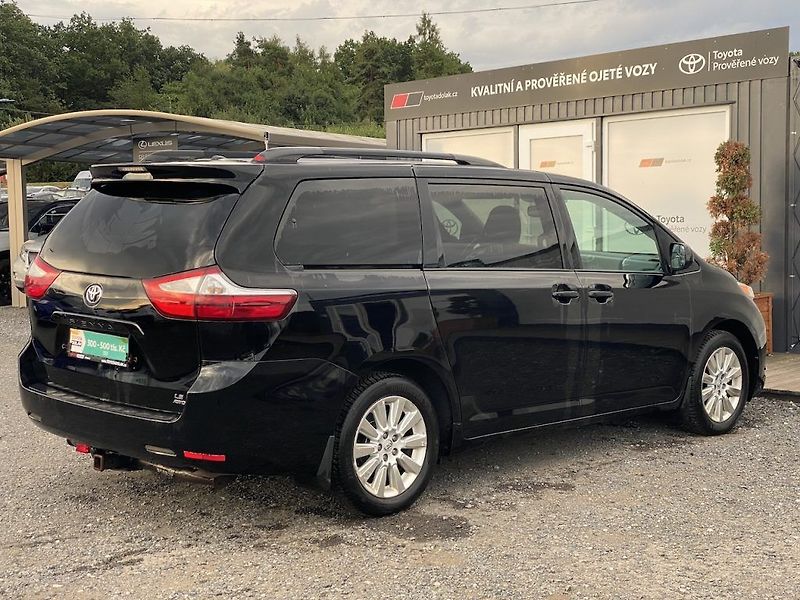 Toyota Sienna 3.5i V6, automat, 4x4, STK - fotka 6 z 28