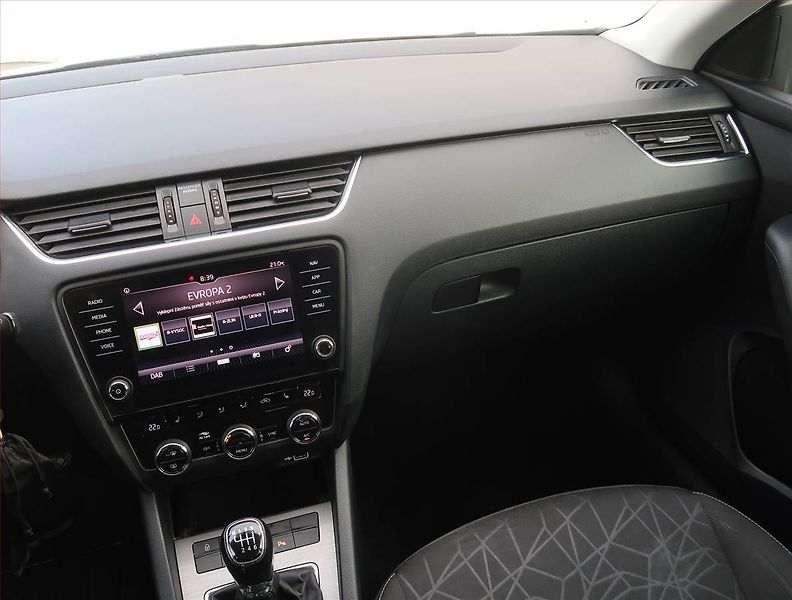 Škoda Octavia (2019) Clever 1.5 TSI, Serv.kniha - fotka 8 z 21