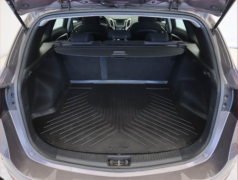 Hyundai i30 (2015) 1.6 MPI, Serv.kniha, Tempomat - fotka 14 z 16
