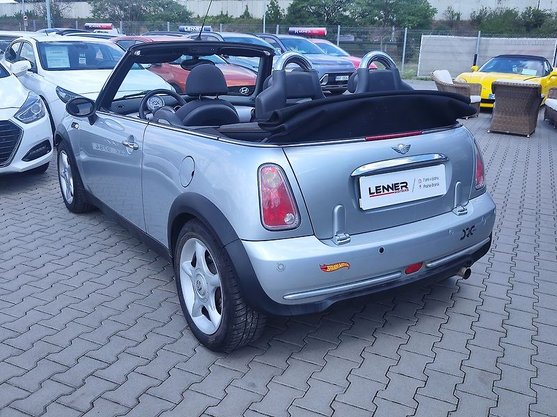 Mini Cooper 1.6 /66kW ONE Cabrio - fotka 12 z 29
