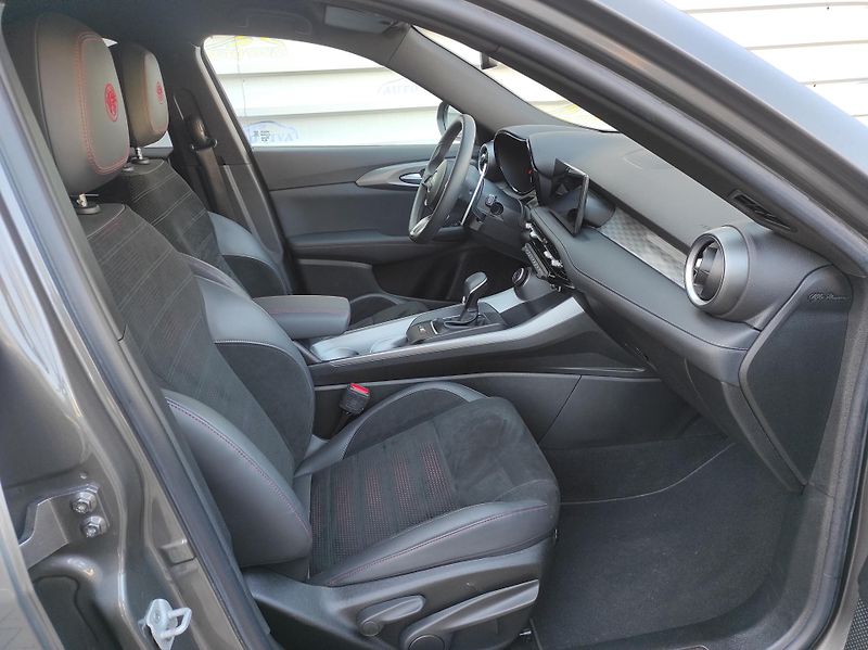 Alfa Romeo Tonale 1,5Turbo E-Hybrid,Speciale, AT - fotka 16 z 60