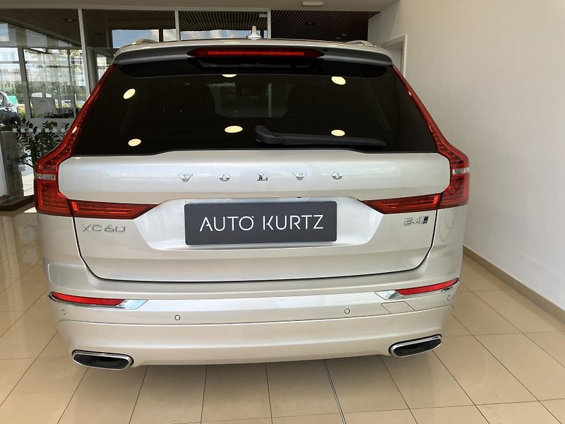 Volvo XC60 B4 AWD Inscription AT8, ČR - fotka 8 z 41