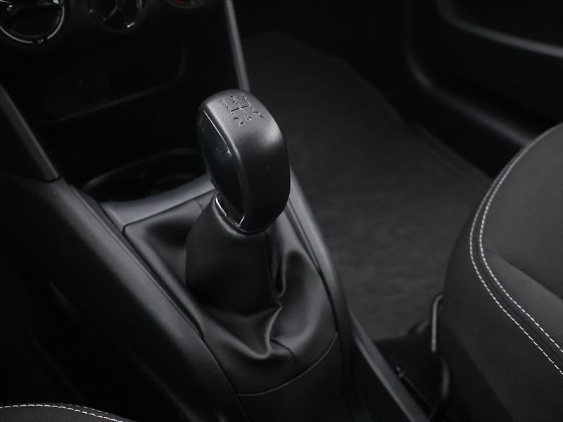 Peugeot 208 1,2 PureTech Klima CZ 1.Maj. - fotka 25 z 32