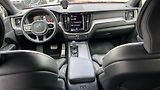 Volvo XC60 R-DESIGN, B4 AWD, 145+10 kW / - náhled 10