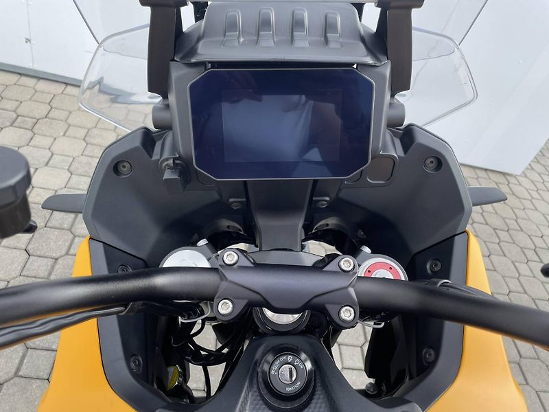 Moto Guzzi (2026) V100 Stelvio ARAS E5+ - fotka 14 z 16