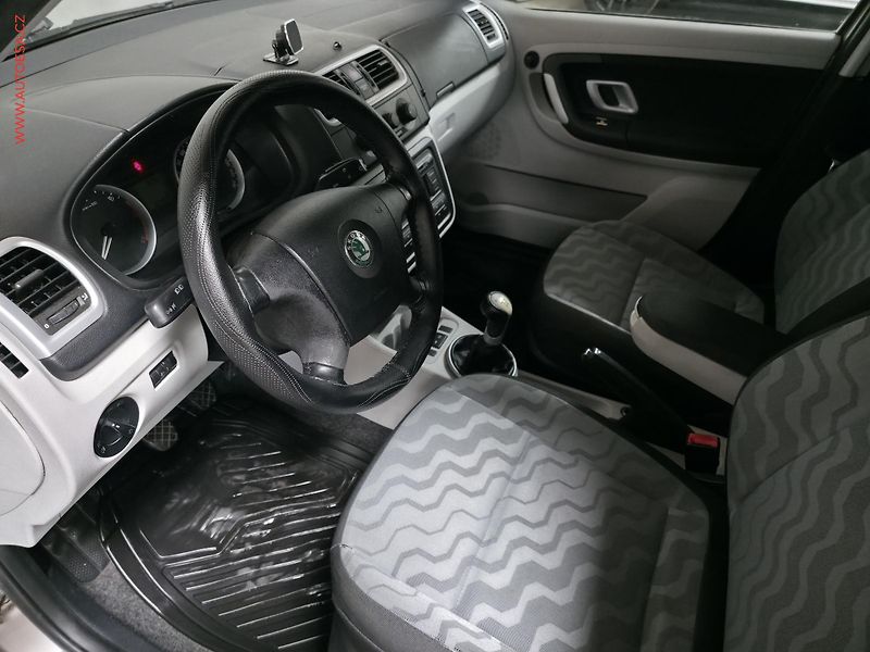 Škoda Fabia (2008) 1.4TDi, AC, TZ - fotka 9 z 15