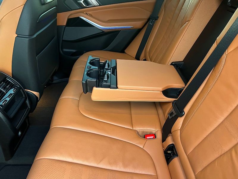 BMW X5 30D xDrive M-Sport-Panorama - fotka 18 z 71
