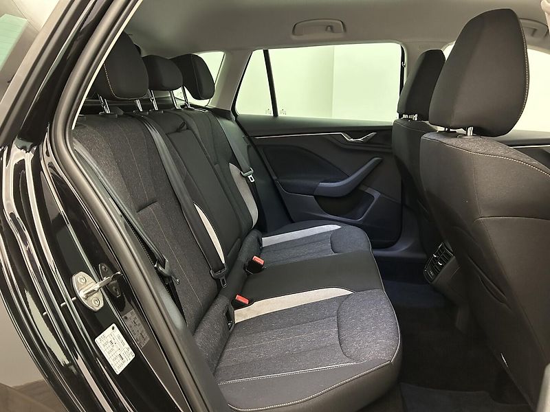 Škoda Kamiq 1.0 TS Top selection - fotka 18 z 23