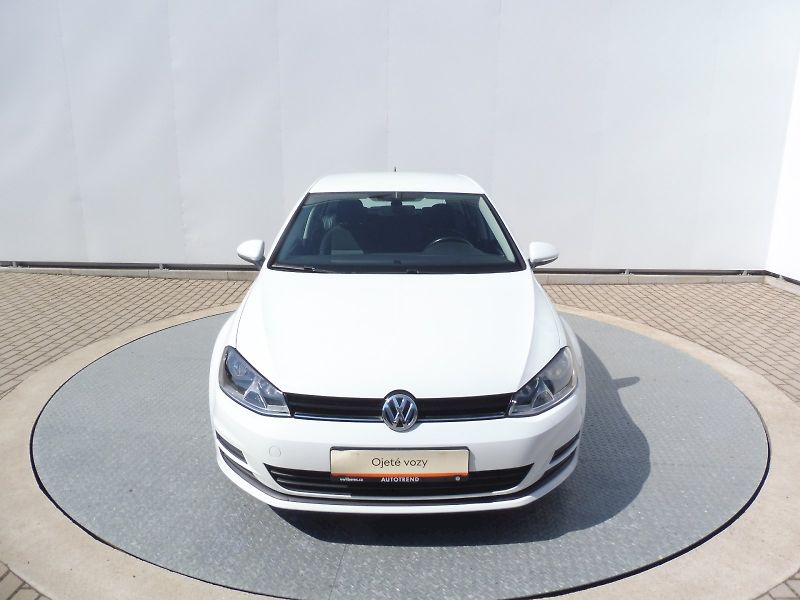 Volkswagen Golf (2017) Trendline 1,2 TSI 63kW - fotka 4 z 21
