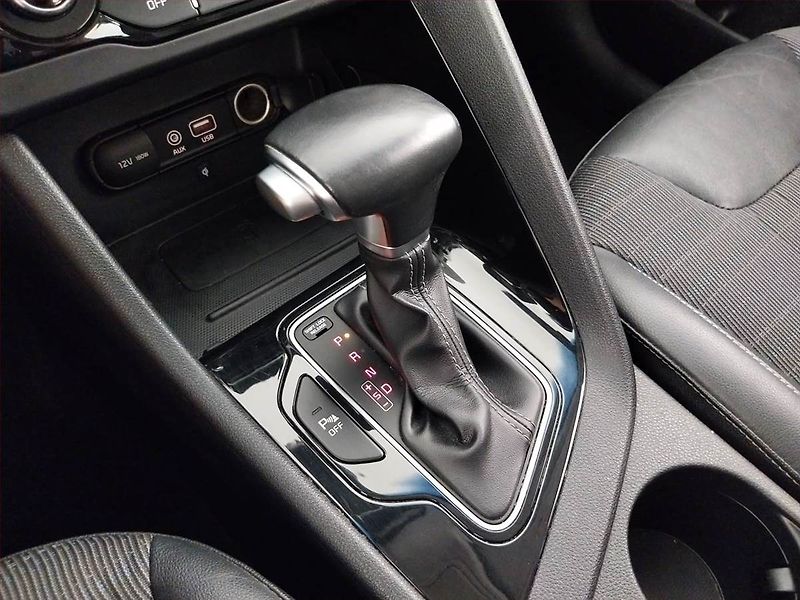 Kia Niro (2017) Hybrid, Automat, Kůže, Navi - fotka 13 z 22