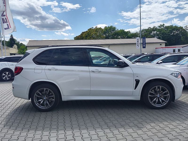 BMW X5 3.0/230kW xDrive40d - fotka 4 z 40