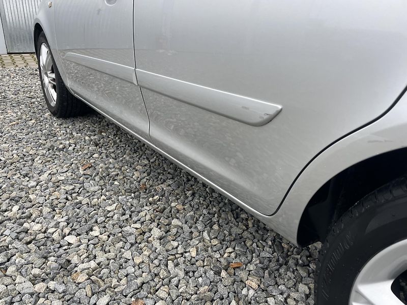 Opel Corsa 1.2i 80PS 141000KM KLIMA STK!! - fotka 31 z 169
