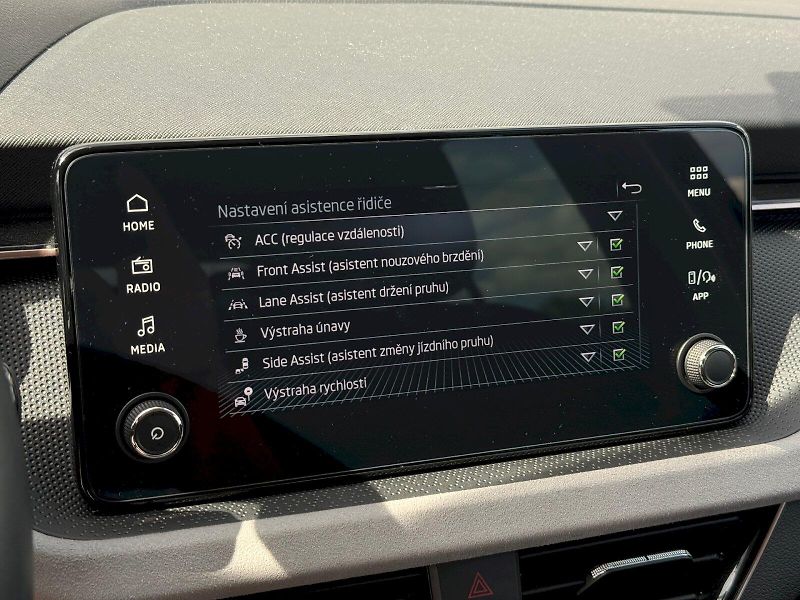 Škoda Kamiq (2025) 1.0 TSI 85 kW TopSelection - fotka 17 z 24
