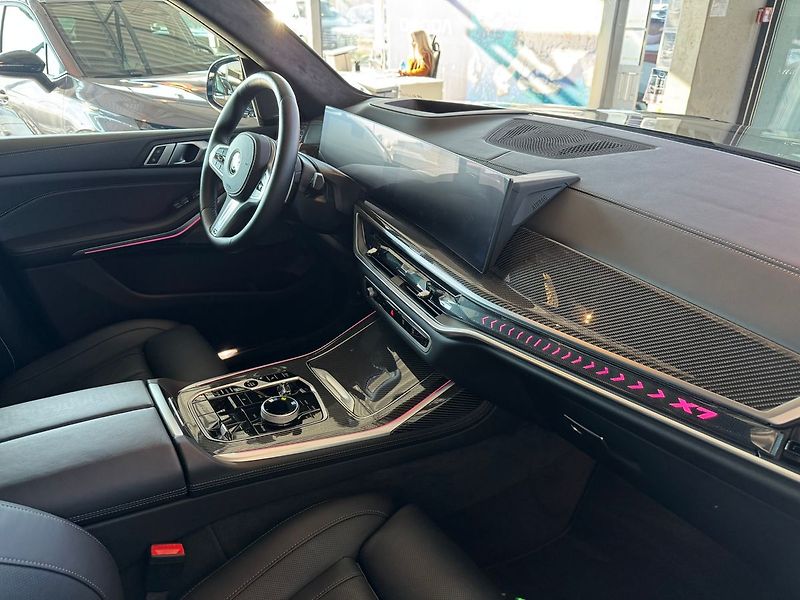 BMW X7 40xd Masáže Nezávislé Tažné - fotka 20 z 21