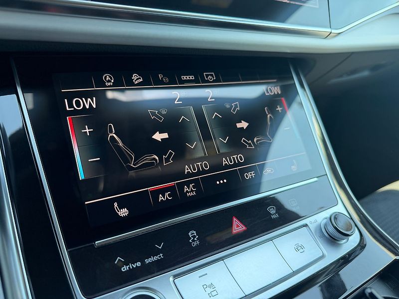 Audi Q7 S-line  210kW Tažné - fotka 12 z 26