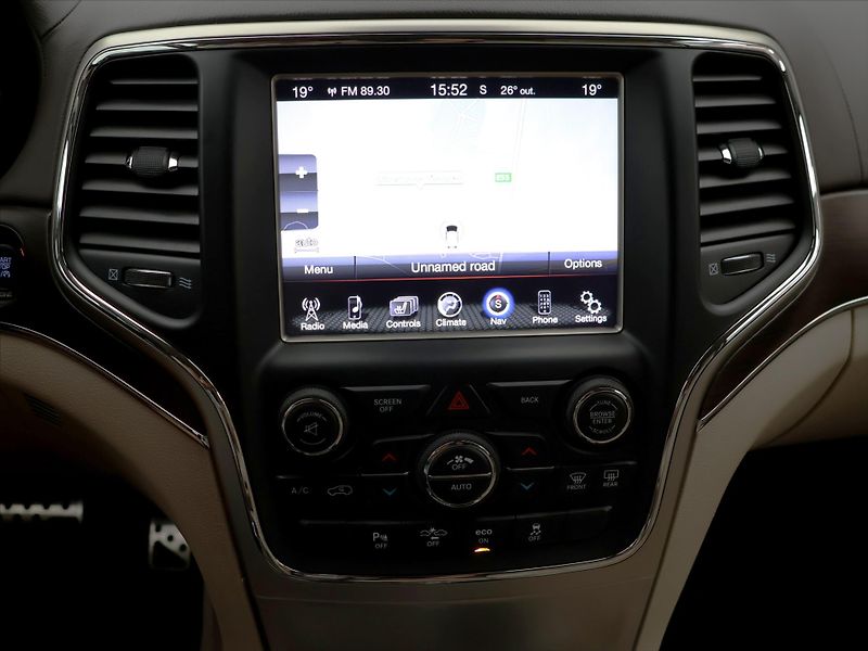 Jeep Grand Cherokee 3.0 CRDI 184kW Overland 4WD - fotka 25 z 40