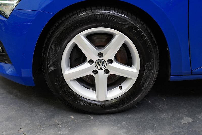 Škoda Superb - fotka 9 z 22