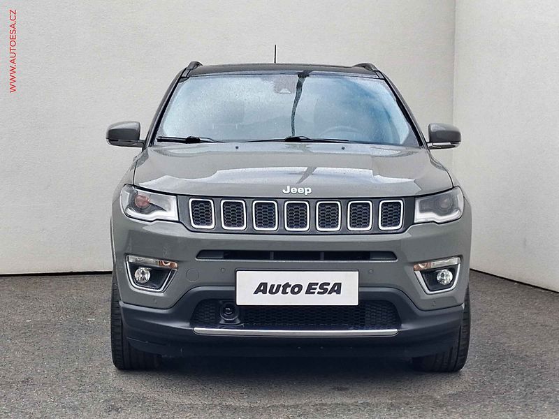 Jeep Compass (2019) 1.4 MultiAir 4X4, Limited - fotka 2 z 22