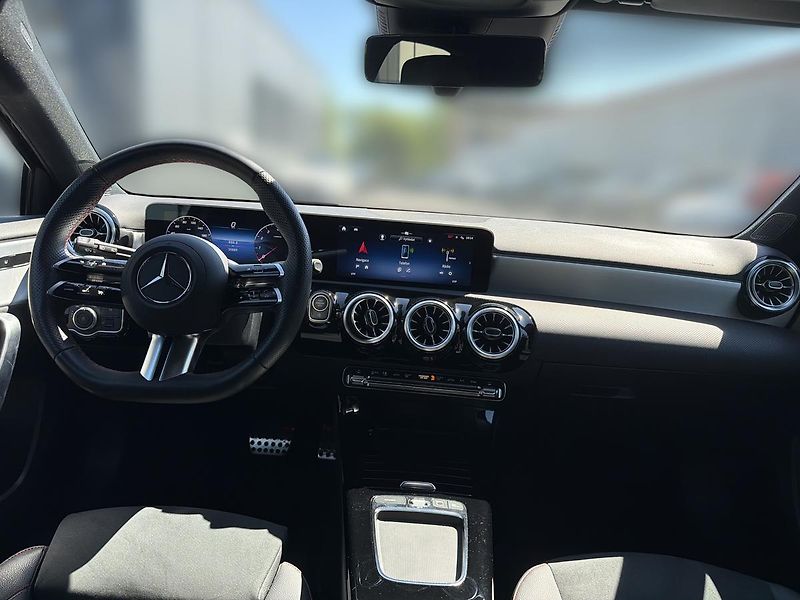 Mercedes-Benz Třídy A A 200, 1. majitel, CZ - fotka 11 z 16