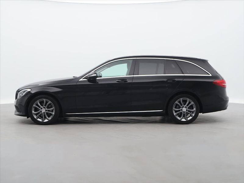 Mercedes-Benz Třídy C 1,6 BlueTec 100kW - fotka 4 z 36