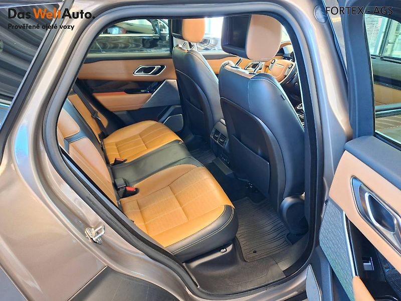 Land Rover Range Rover Velar (2018) D240 SE,2.0L 177kW,4x4,Automat - fotka 17 z 33