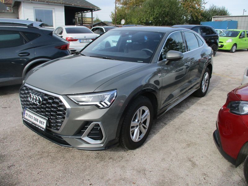 Audi Q3 (2025) 35 TFSi S Line - fotka 1 z 12