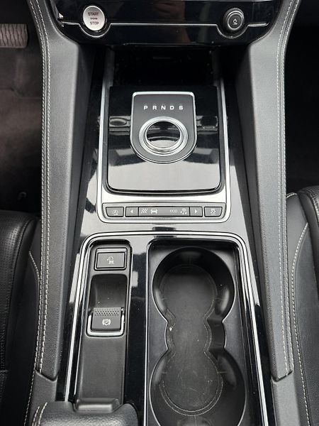 Jaguar F-Pace R-Sport 2.0D 177 kW - fotka 14 z 19