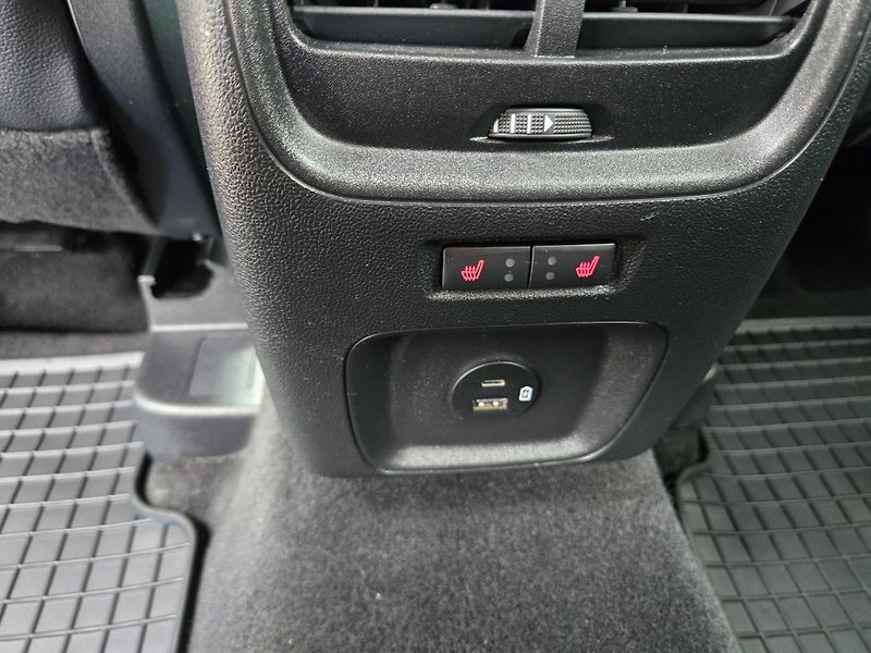Ford Kuga (2023) ST-LINE X - 2,0 nafta 140kw/19 - fotka 13 z 29