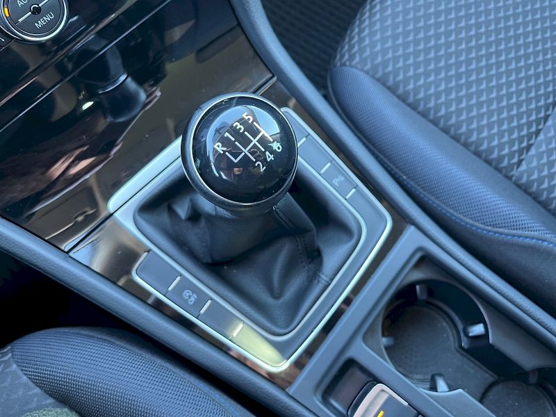 Volkswagen Golf (2020) VARIANT CL 1,0 TSI BMT OPF 6G - fotka 28 z 32