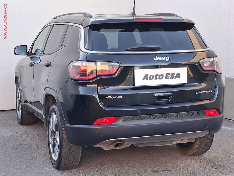 Jeep Compass (2019) 2.0 MJT 4X4, Limited - fotka 6 z 17