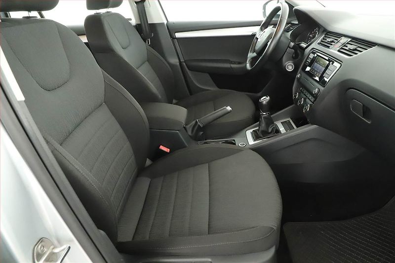 Škoda Octavia (2015) Ambition 2.0 TDI, ČR,1.maj - fotka 7 z 17