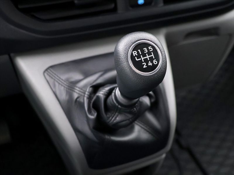 Ford Transit Custom 2,0 EB 110kW 8-Míst CZ - fotka 26 z 35