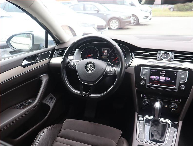 Volkswagen Passat (2015) 1.8 TSI, Automat, Serv.kniha - fotka 7 z 24