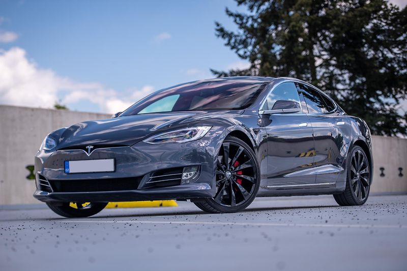 Tesla Model S (2017) 90D, nabíjení zdarma, FSD - fotka 2 z 37