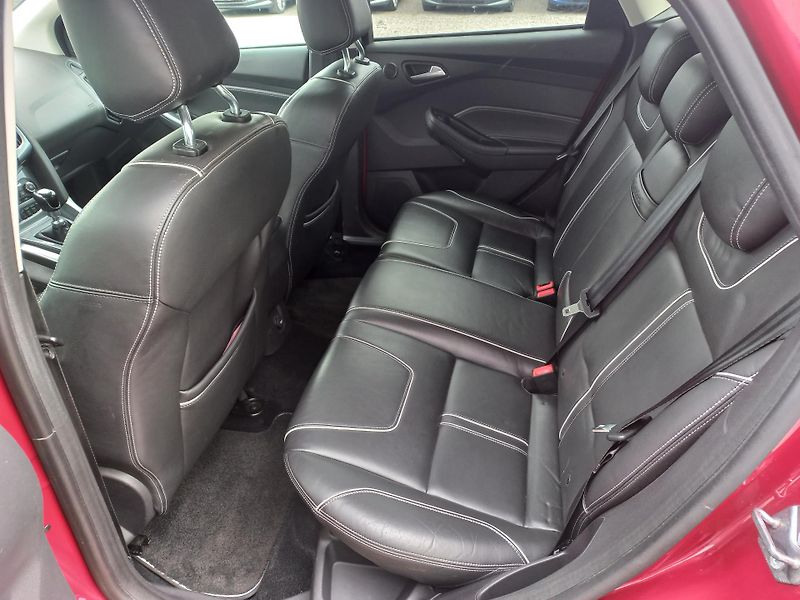 Ford Focus (2011) 1.6i 110kW  - fotka 11 z 22
