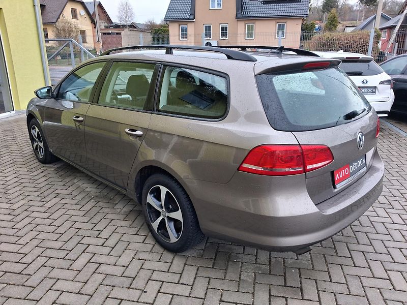 Volkswagen Passat (2011) 1,4TSi NAVI VYHŘ.SED, 2x KOLA - fotka 5 z 38
