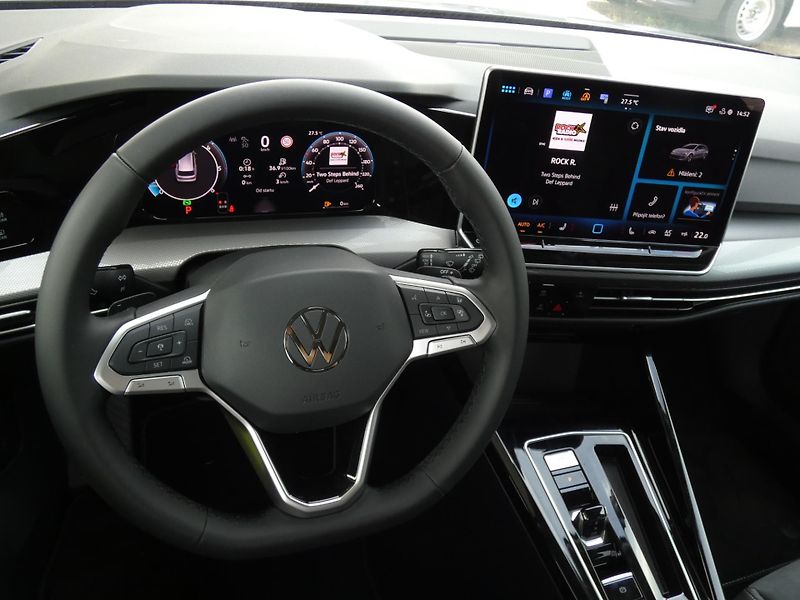 Volkswagen Golf Variant Style 2,0 TDI 110 kW 7 - fotka 17 z 30