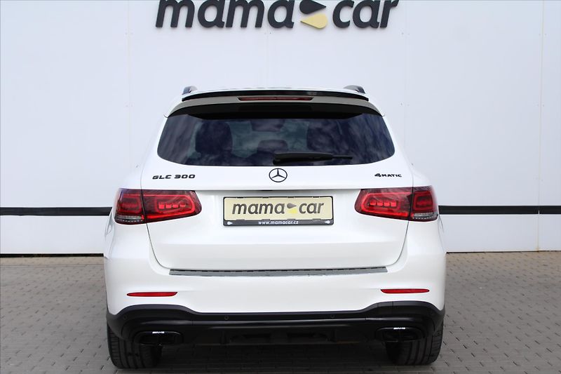 Mercedes-Benz GLC 300 4MATIC 190kW AMG ČR - fotka 6 z 29