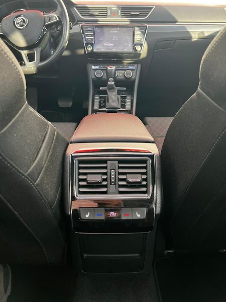 Škoda Superb 1.6TDI DSG Style Panorama - fotka 20 z 23