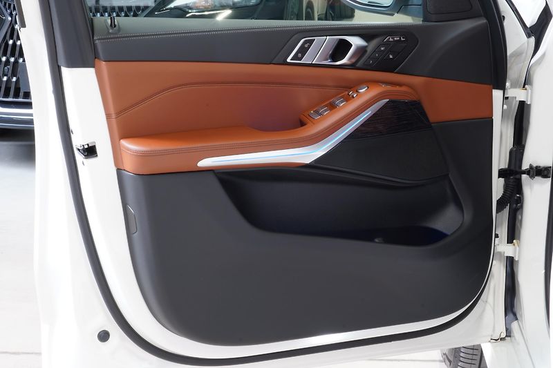 BMW X7 Xdrive40d,Mpaket,ČR,DPH,Tažné - fotka 23 z 40