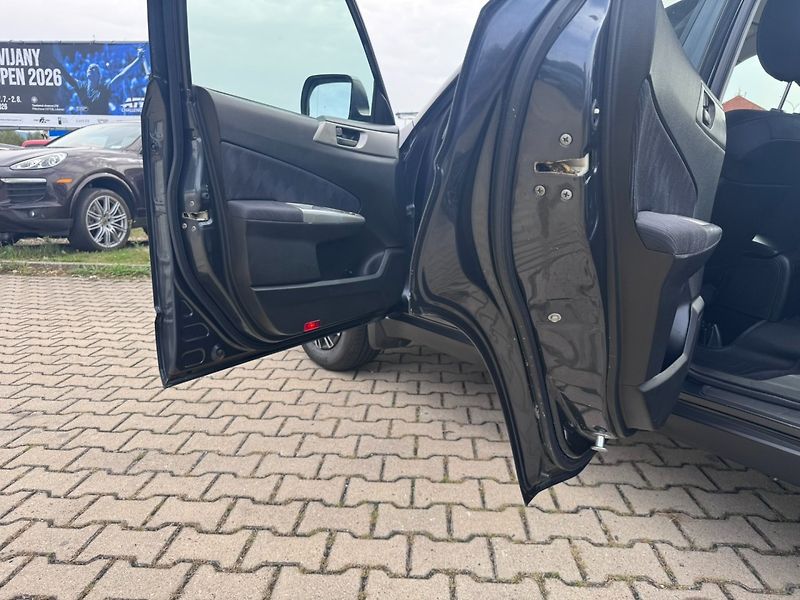 Subaru Forester (2009) 4X4 2,0i 110KW 2. MAJ KM TAŽNÉ - fotka 19 z 50
